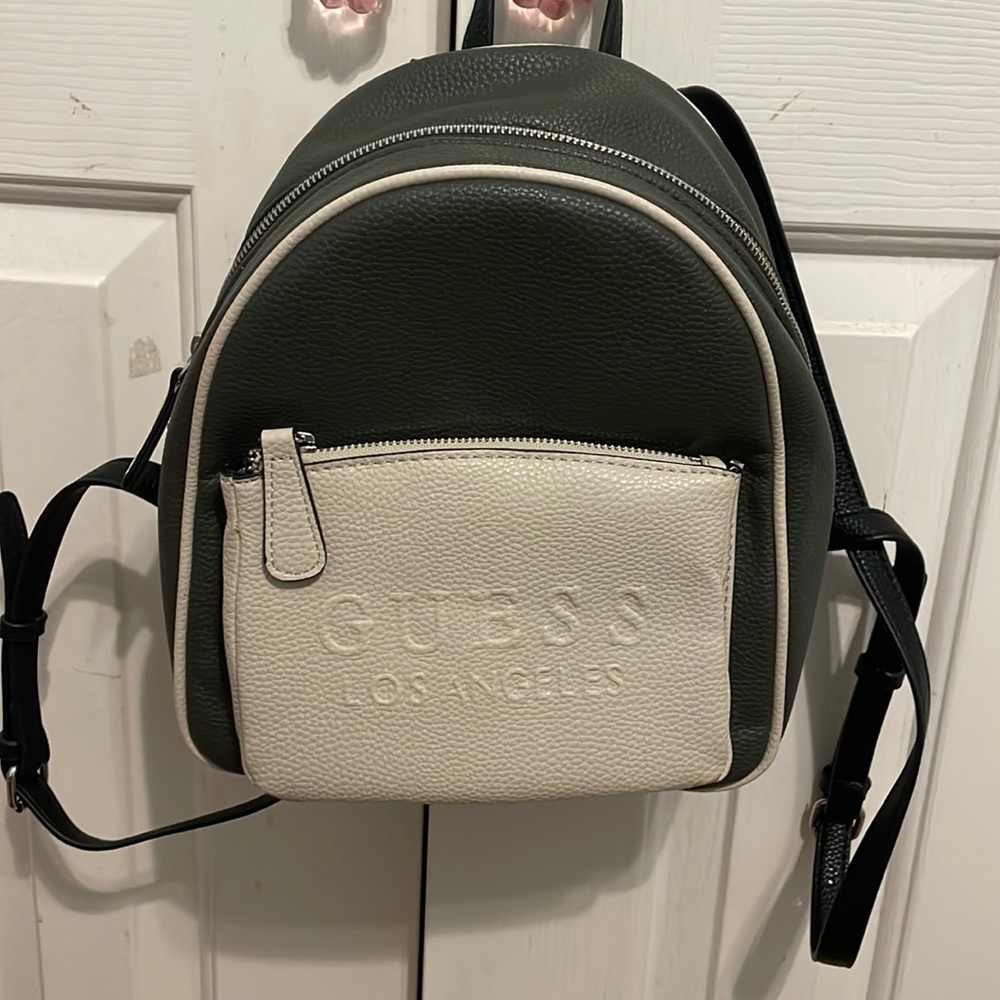 BRAND NEW! GUESS SMALL BACKPACK